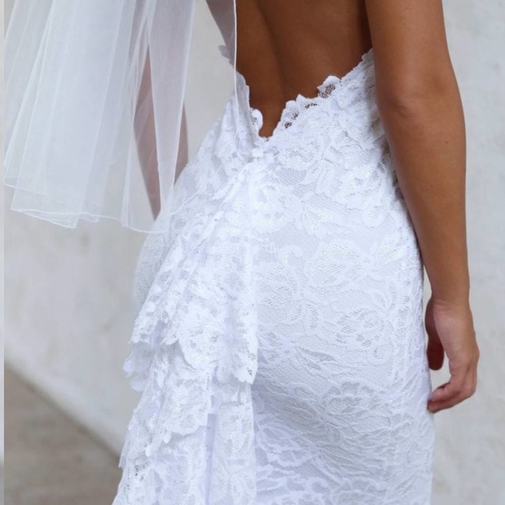 Grace Loves Lace Wedding Dress (1) - Picture 2 of 14